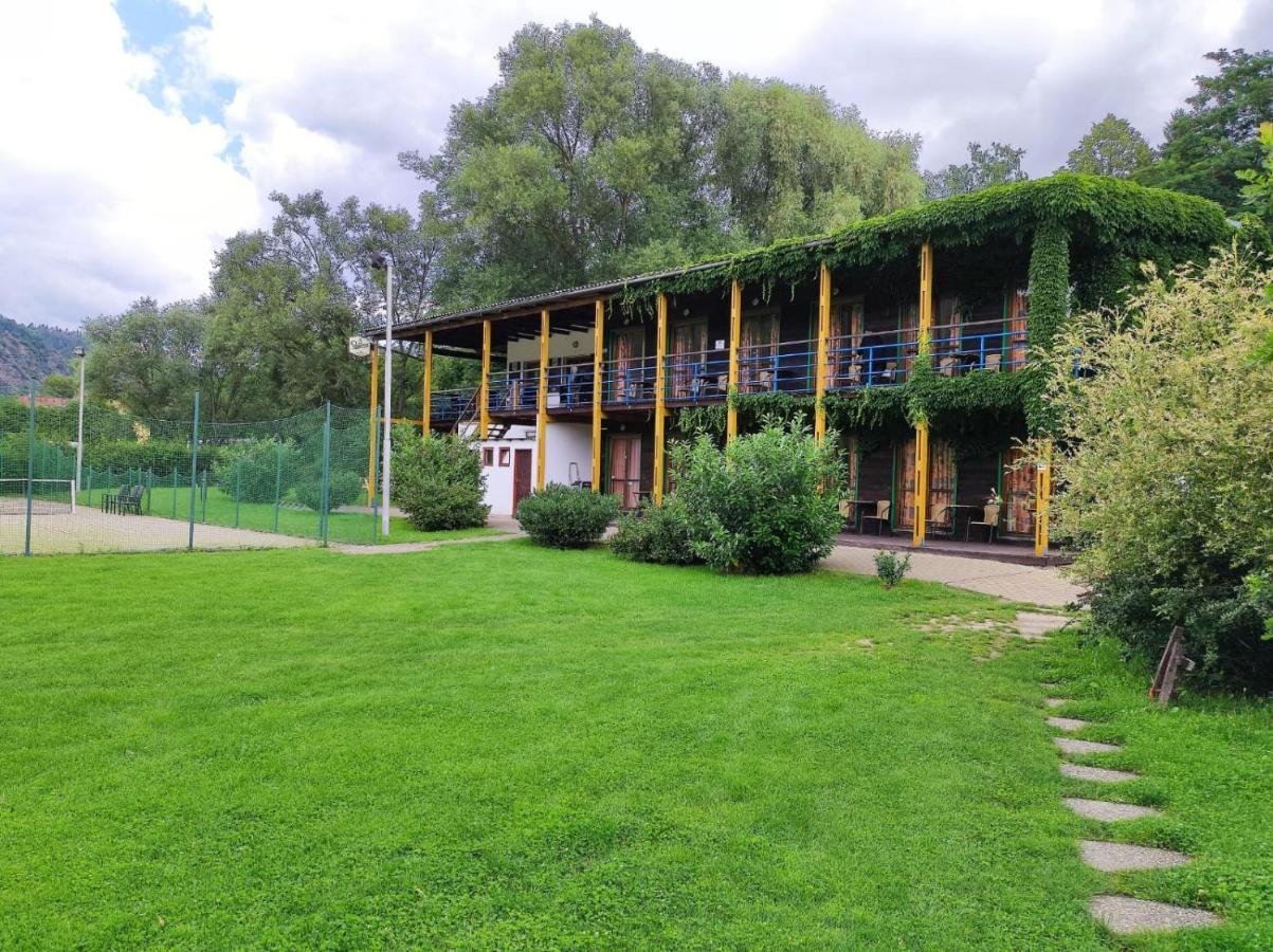 Hotel Lavka Park Skochovice à Vrané nad Vltavou Extérieur photo